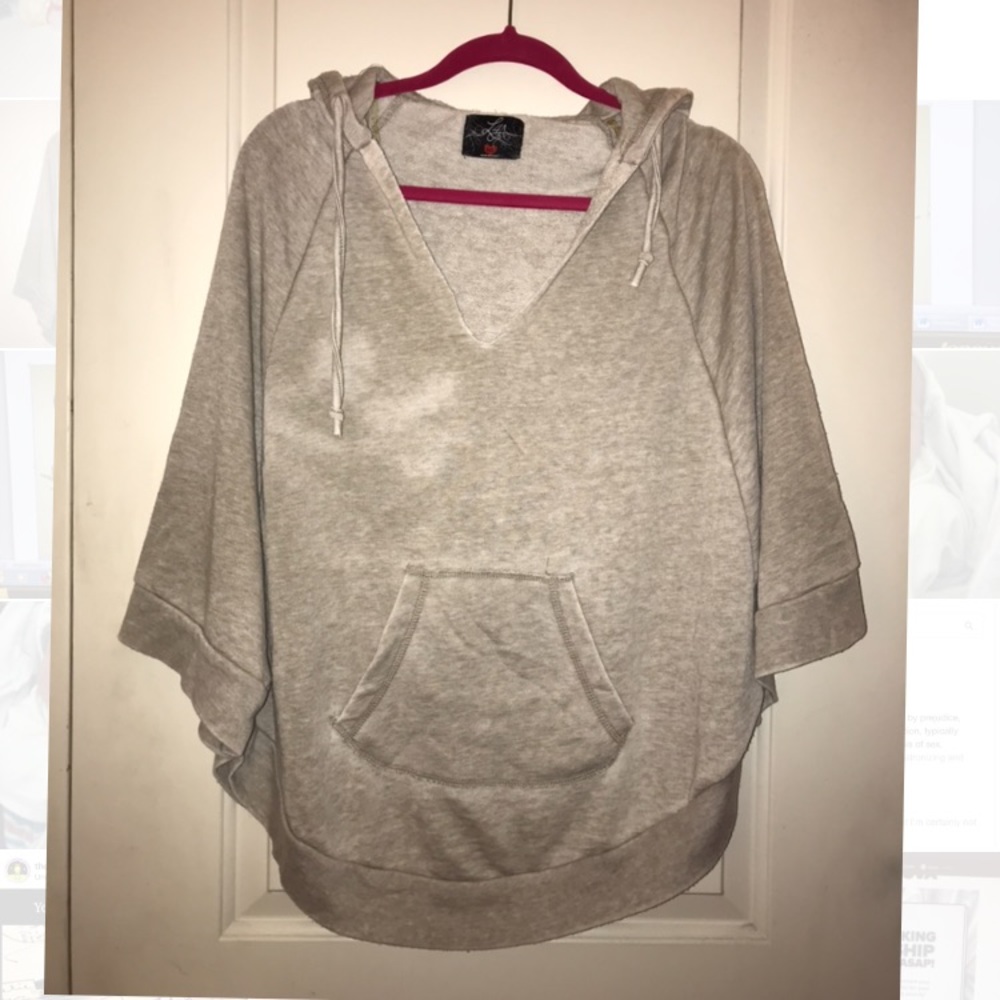 Poncho/ shrug